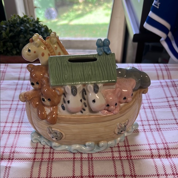 Precious Moments 2017 Noah's Ark Piggy Bank - Picture 2 of 4